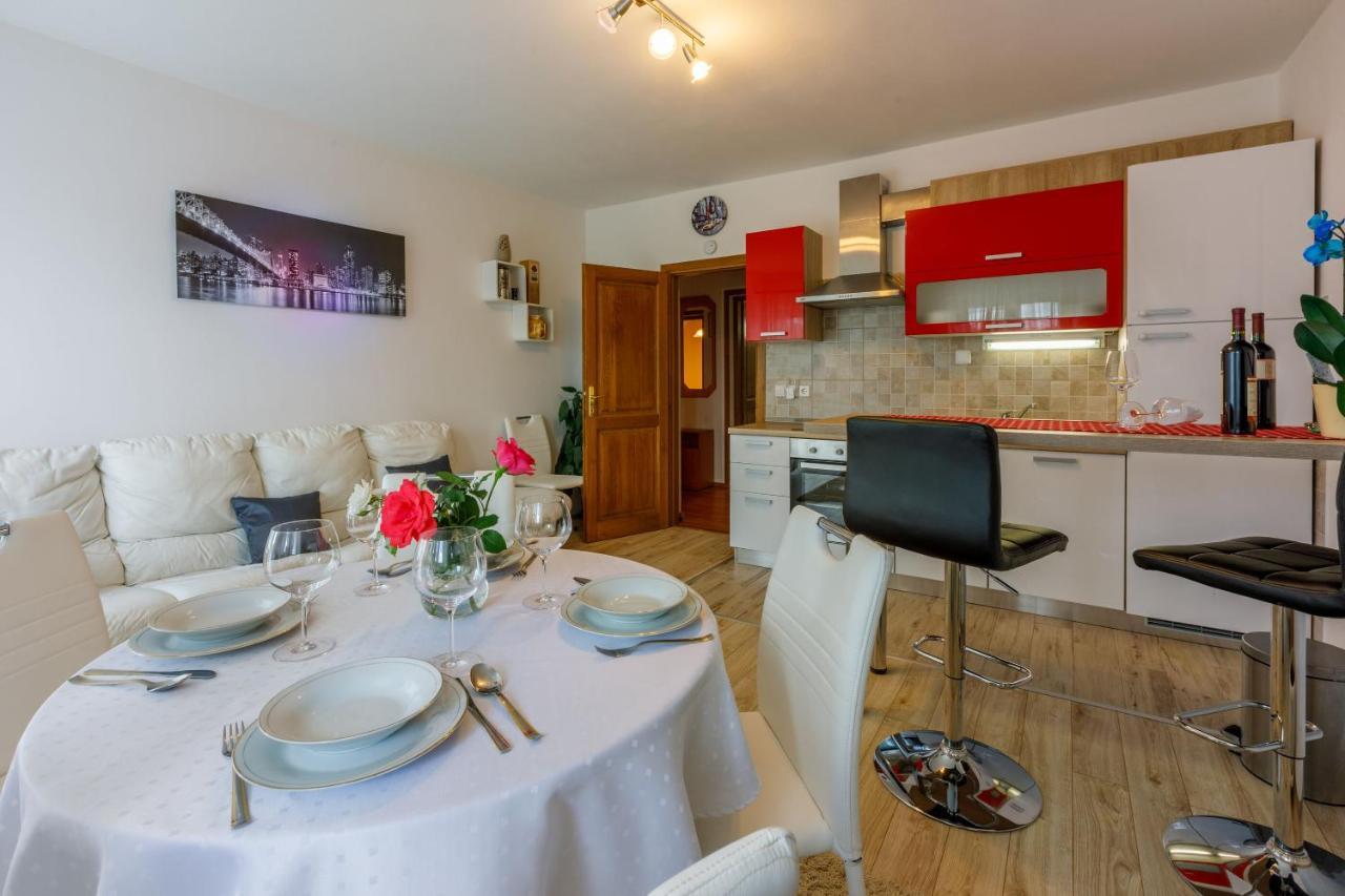 Apartments Dolloree Dramalj Εξωτερικό φωτογραφία