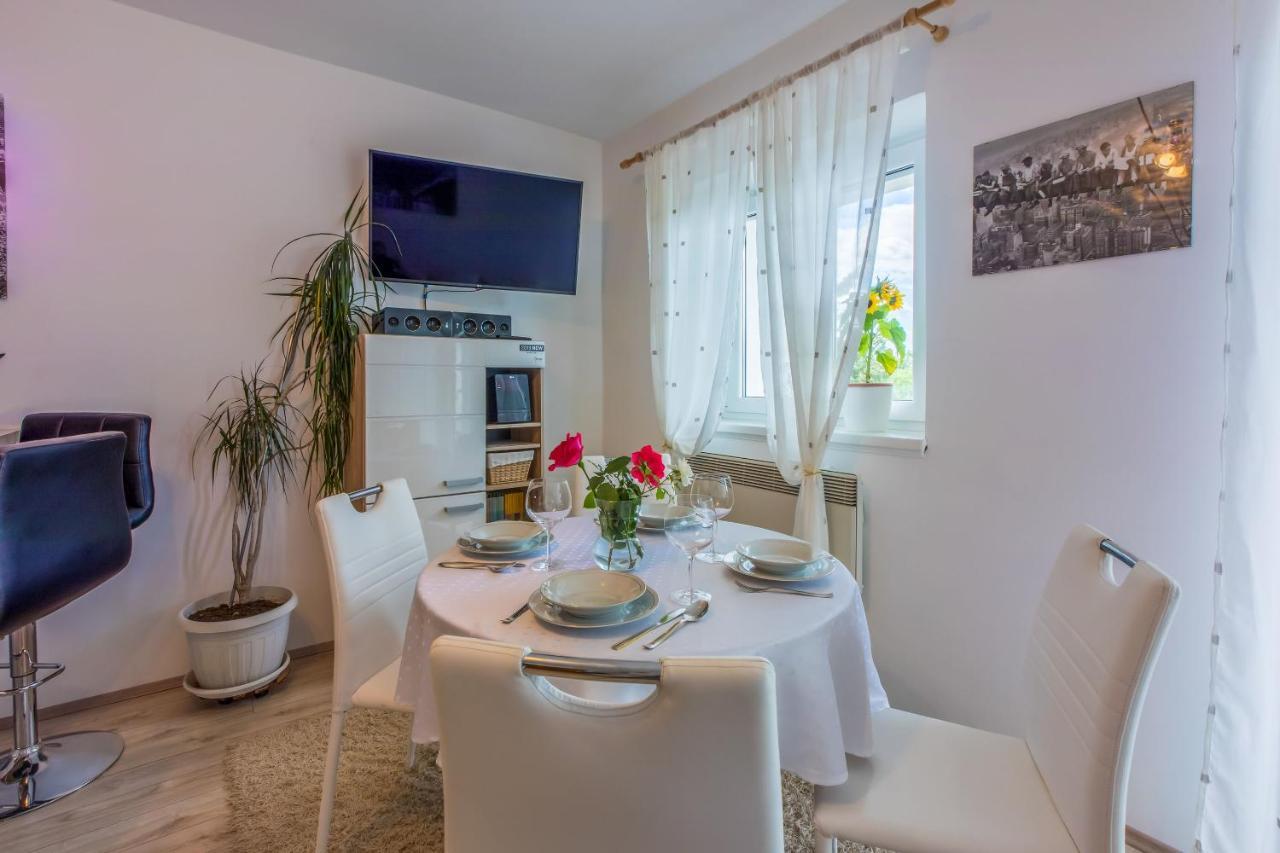 Apartments Dolloree Dramalj Εξωτερικό φωτογραφία