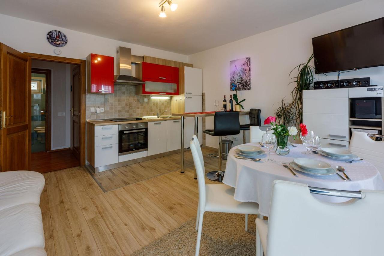 Apartments Dolloree Dramalj Εξωτερικό φωτογραφία
