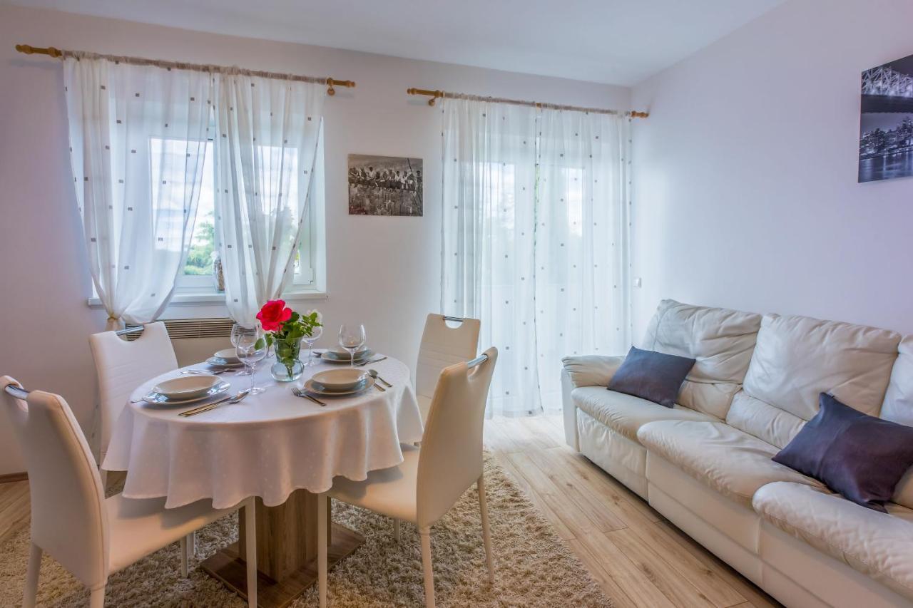 Apartments Dolloree Dramalj Εξωτερικό φωτογραφία